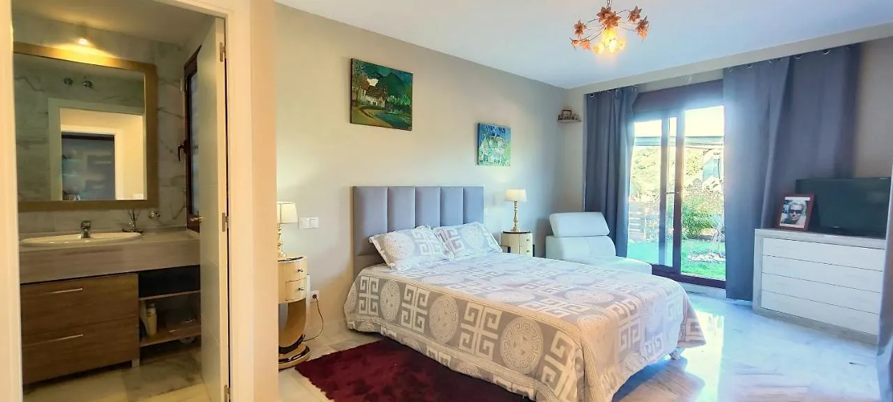 Gorgeous 3 Bedrooms In Villa Natural Reserve Park! Estepona Guest house